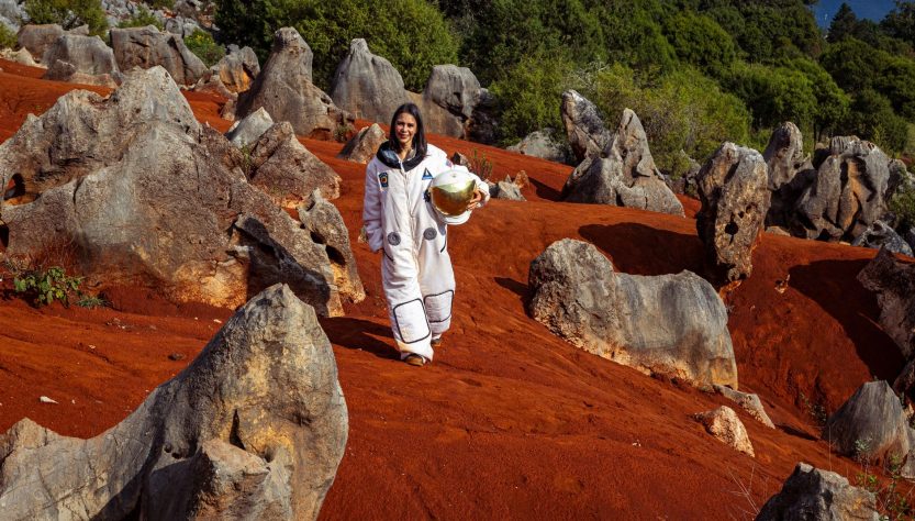 Jessica Meir returns to Earth